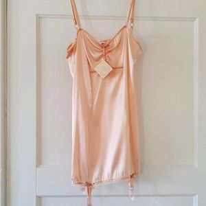 NWT Fifi Chachnil Garter Slip Sz M